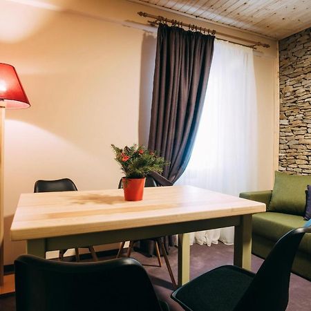 La Conac In Bucovina Hotell Gura Humorului Exteriör bild