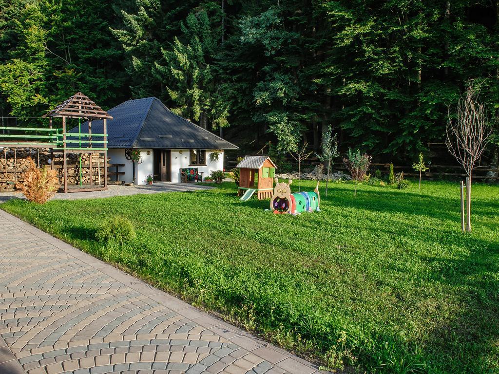 La Conac In Bucovina Hotell Gura Humorului Exteriör bild