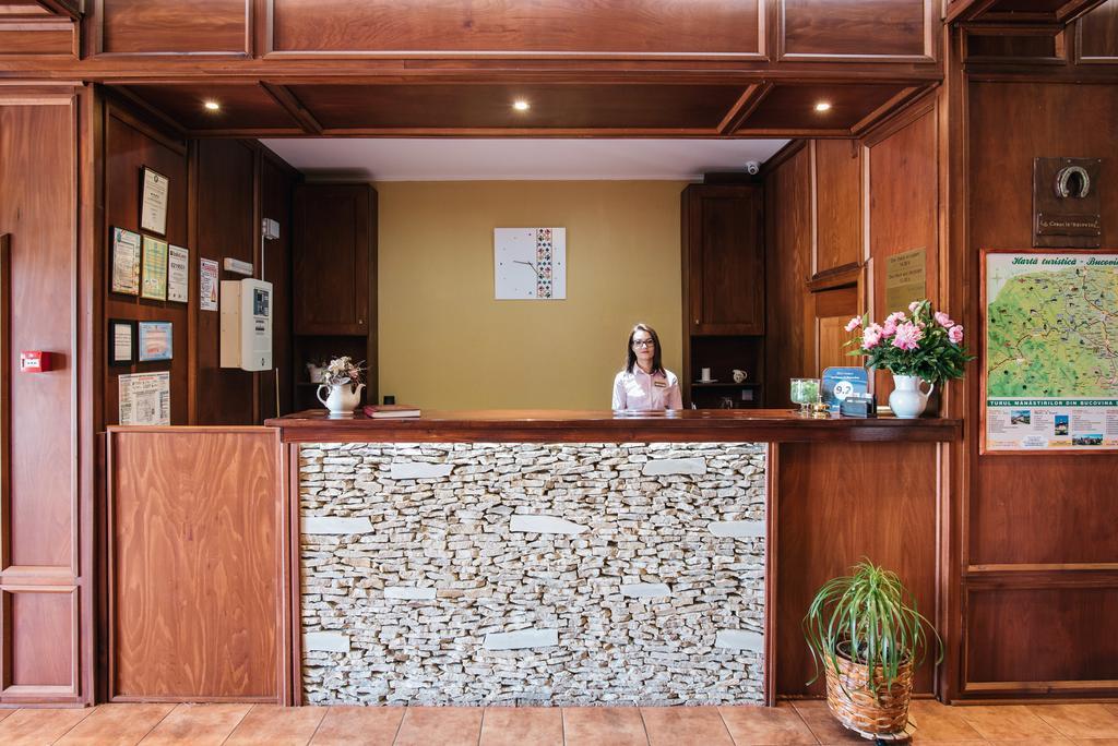 La Conac In Bucovina Hotell Gura Humorului Exteriör bild