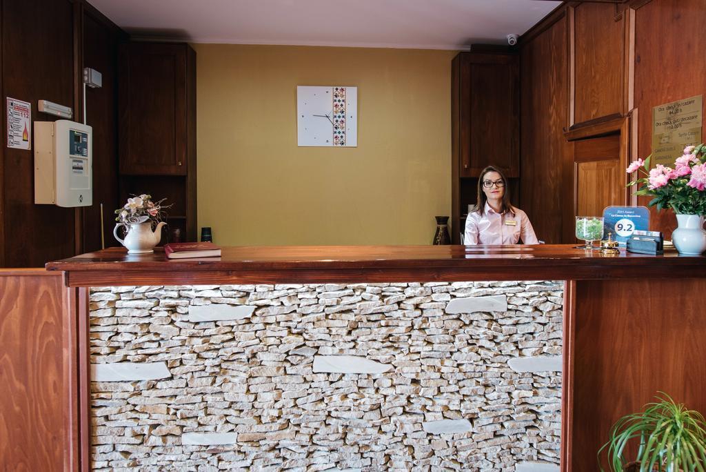 La Conac In Bucovina Hotell Gura Humorului Exteriör bild