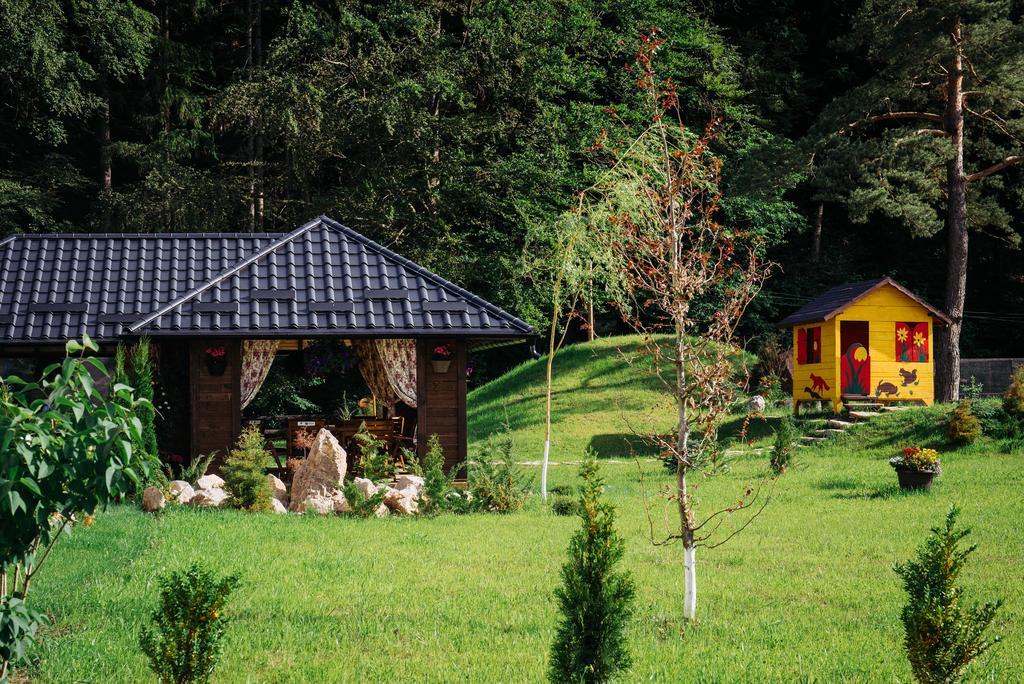 La Conac In Bucovina Hotell Gura Humorului Exteriör bild