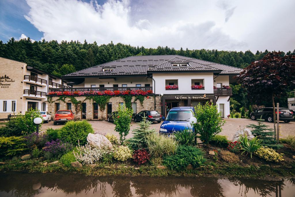 La Conac In Bucovina Hotell Gura Humorului Exteriör bild
