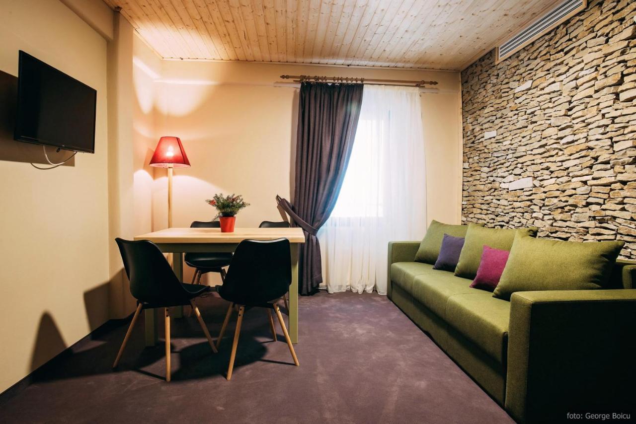 La Conac In Bucovina Hotell Gura Humorului Exteriör bild